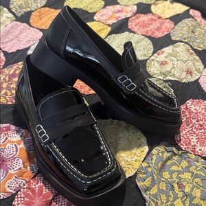 GH Bass 1876 Womens Bowery Black Patent Leather Platform Penny Loafers Size 6